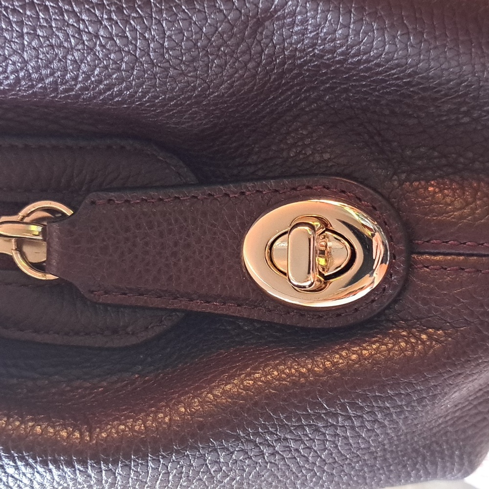 NEW COACH EDIE 31 Turnlock Burgundy, Oxblood Pebble Leather Shoulder - Picture 5 of 16